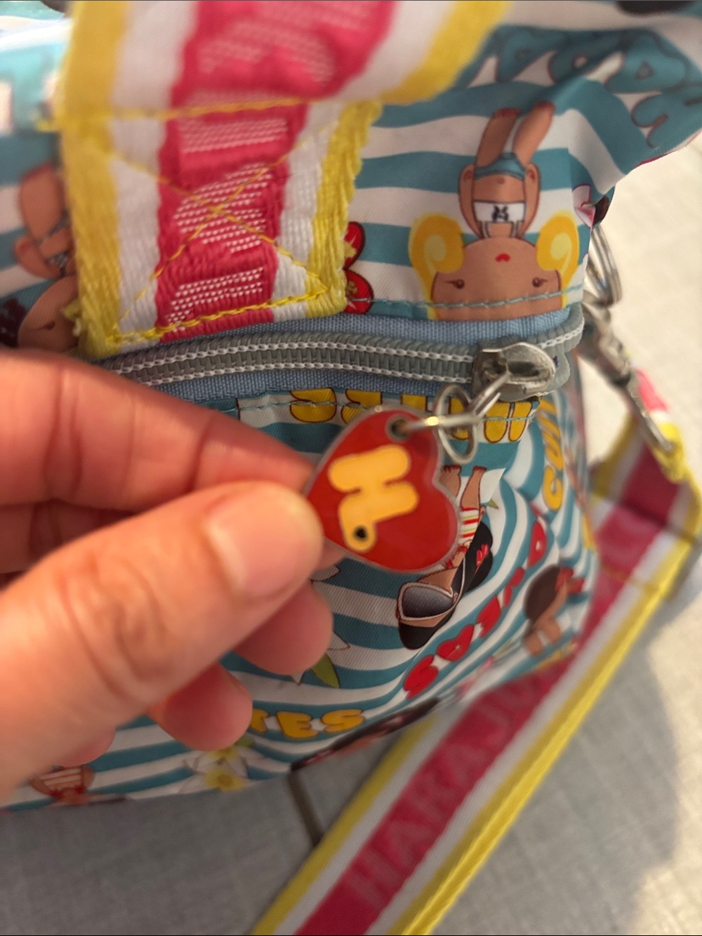 Harajuku Lovers Colourful Sunshine Cuties Hawaii Small Duffel with Crossbody Y2K - Picture 8 of 11